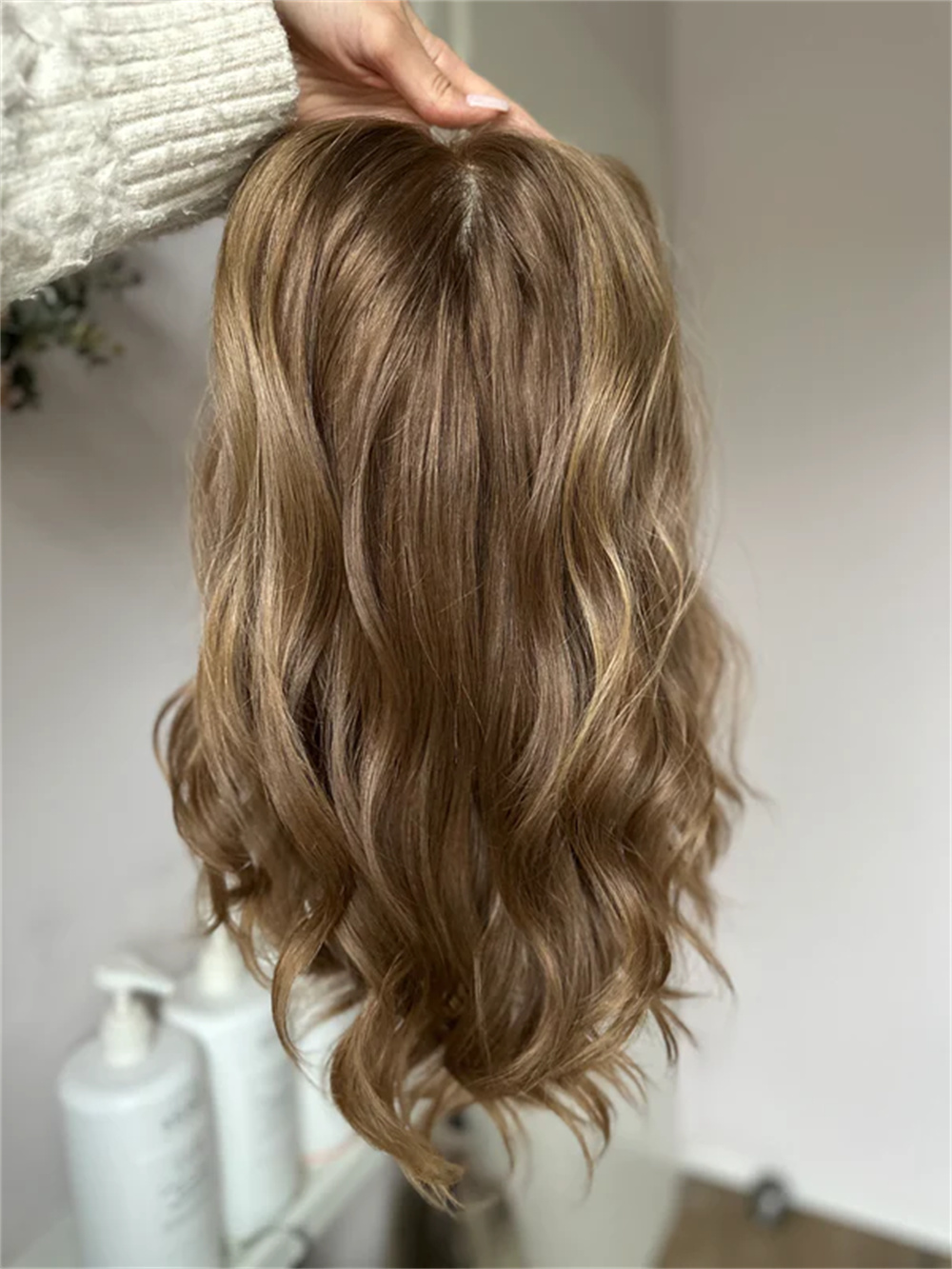 暖色ブラウンのハイライト入り合成レースフロントウィッグ 13 - Hair Care Wavy Hair のレビューと価格