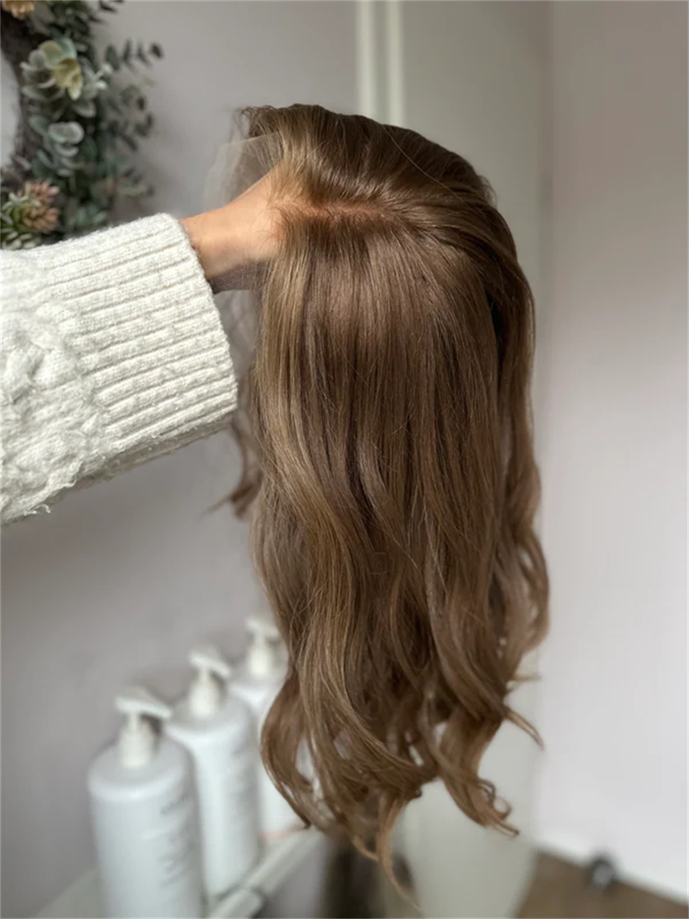暖色ブラウンのハイライト入り合成レースフロントウィッグ 13 - Hair Care Wavy Hair のレビューと価格
